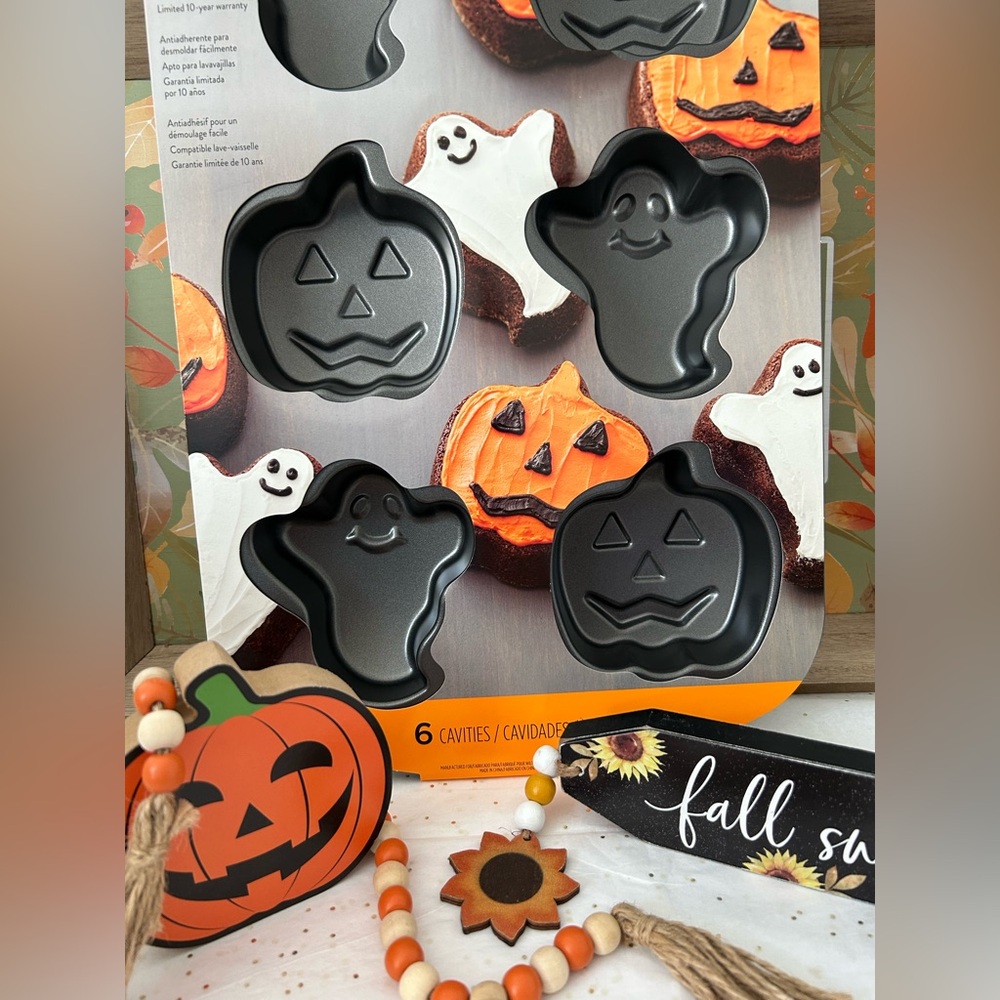 Wilton Halloween Mini Cake Pan